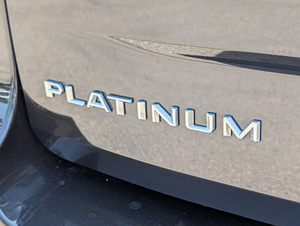 Used 2025 Ford Expedition Platinum AWD/4WD image 12