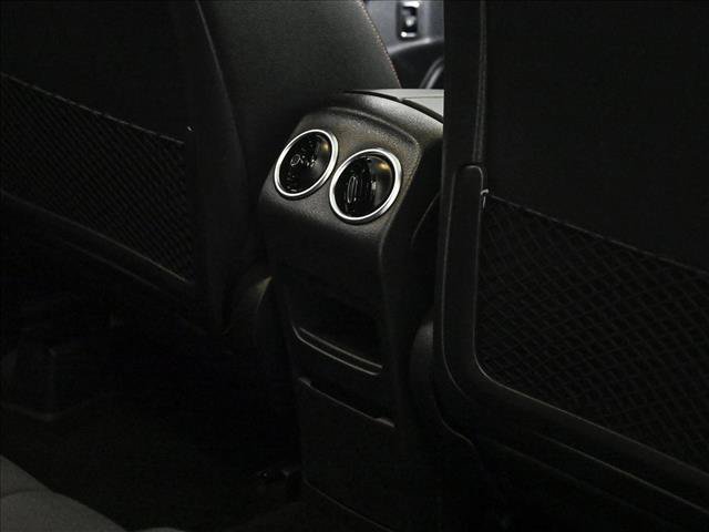 Used 2022 Mercedes-Benz GLB 250 4MATIC image 19