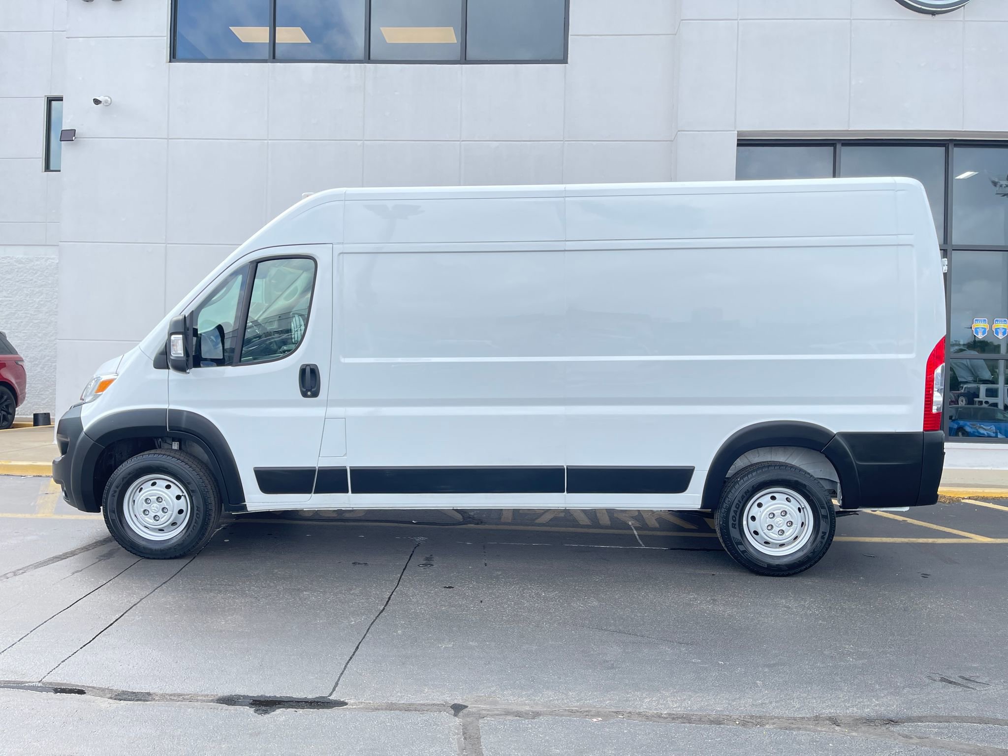 Used 2023 RAM ProMaster 3500 FWD image 6