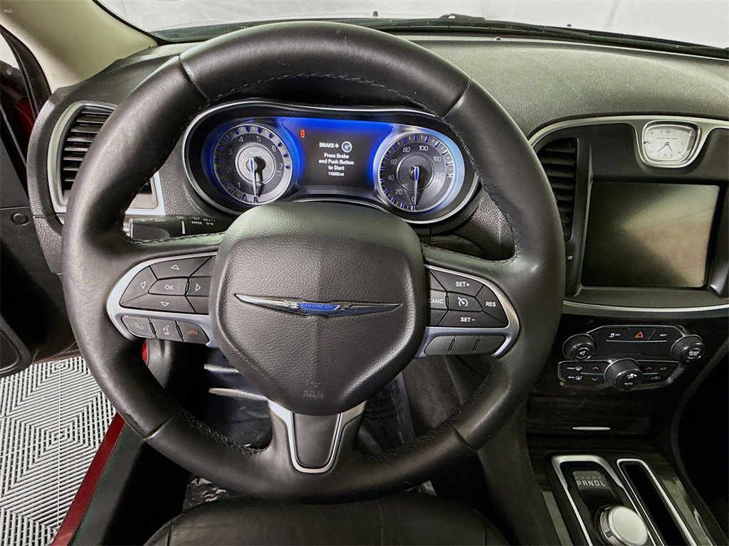 Used 2016 Chrysler 300 Limited image 19