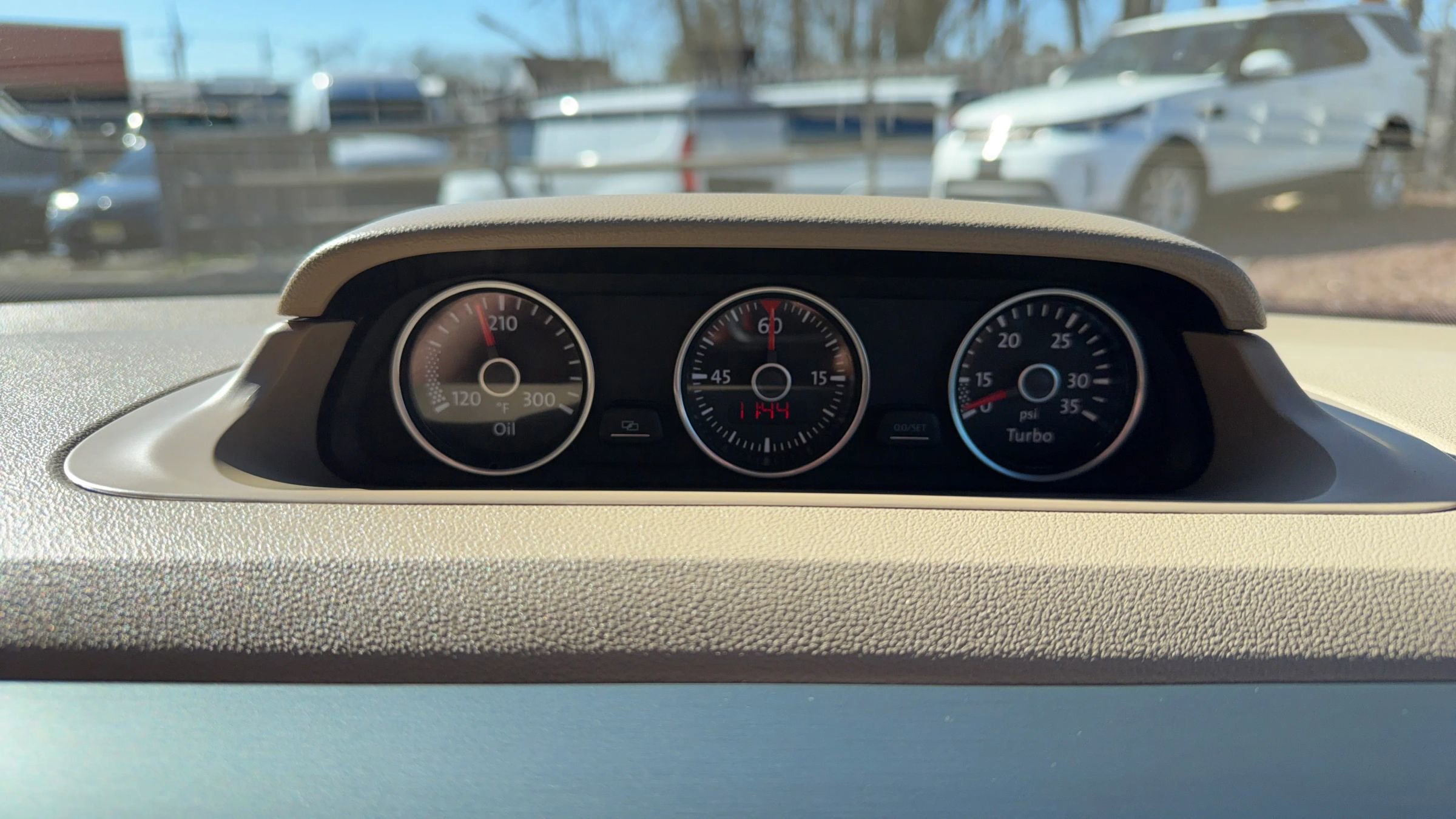 Used 2015 Volkswagen Beetle R-Line image 28