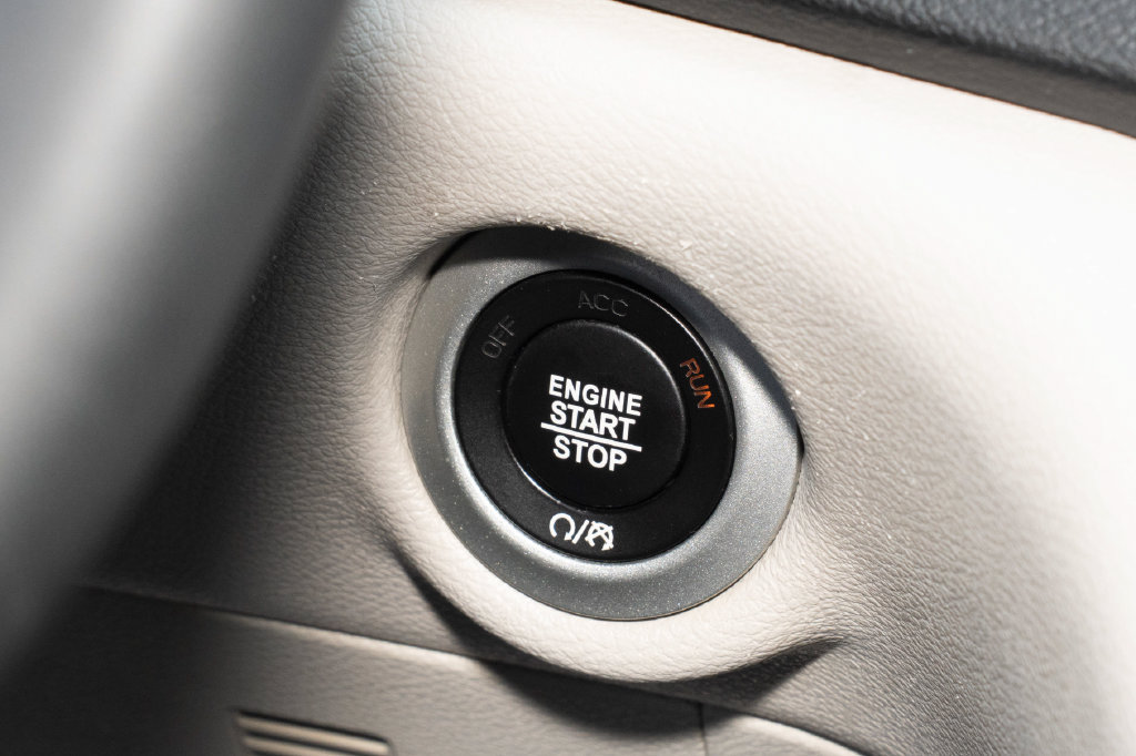 Used 2024 Chrysler Pacifica Touring-L FWD image 23