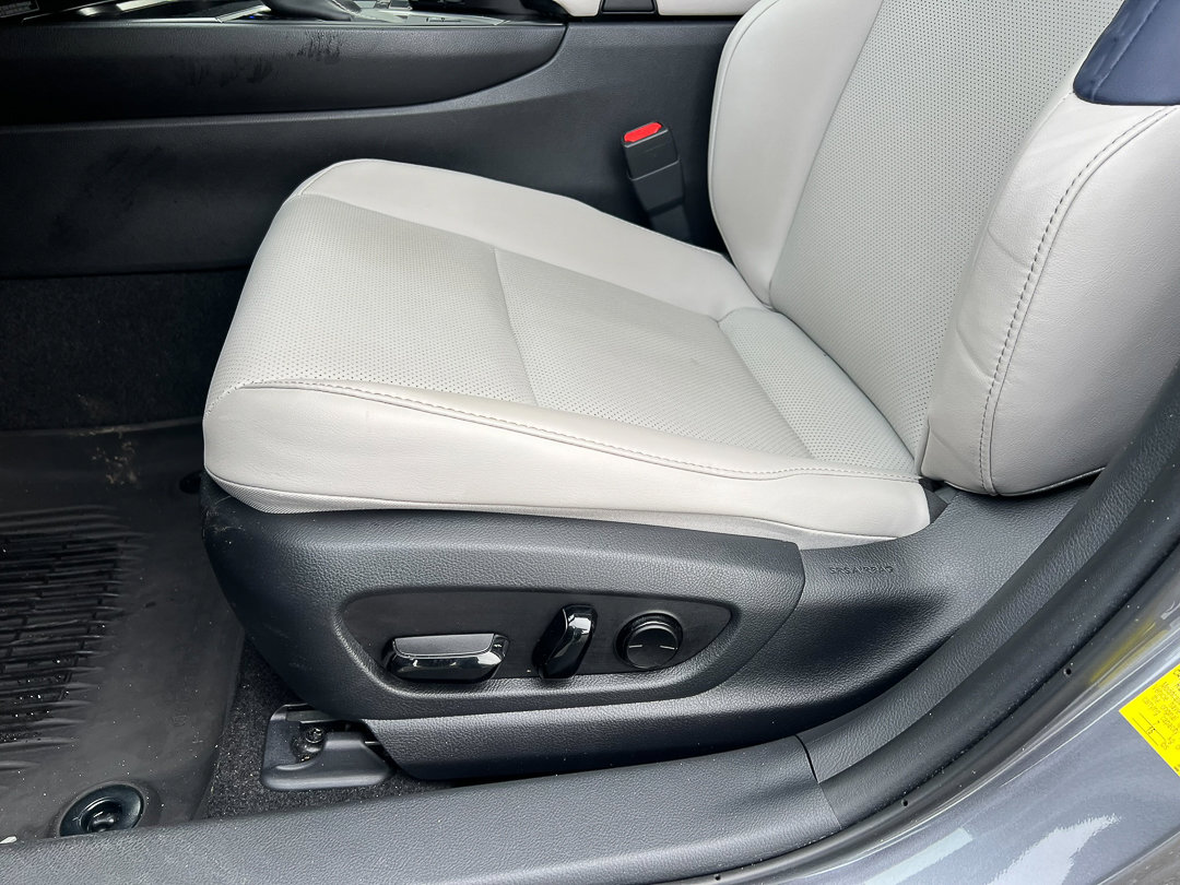 Used 2020 Lexus UX 250h w/ Premium Package image 15