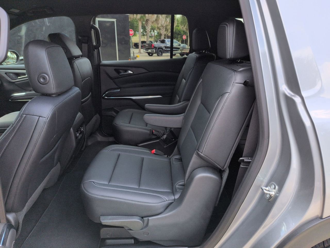 Used 2026 Chevrolet Traverse LT FWD image 21