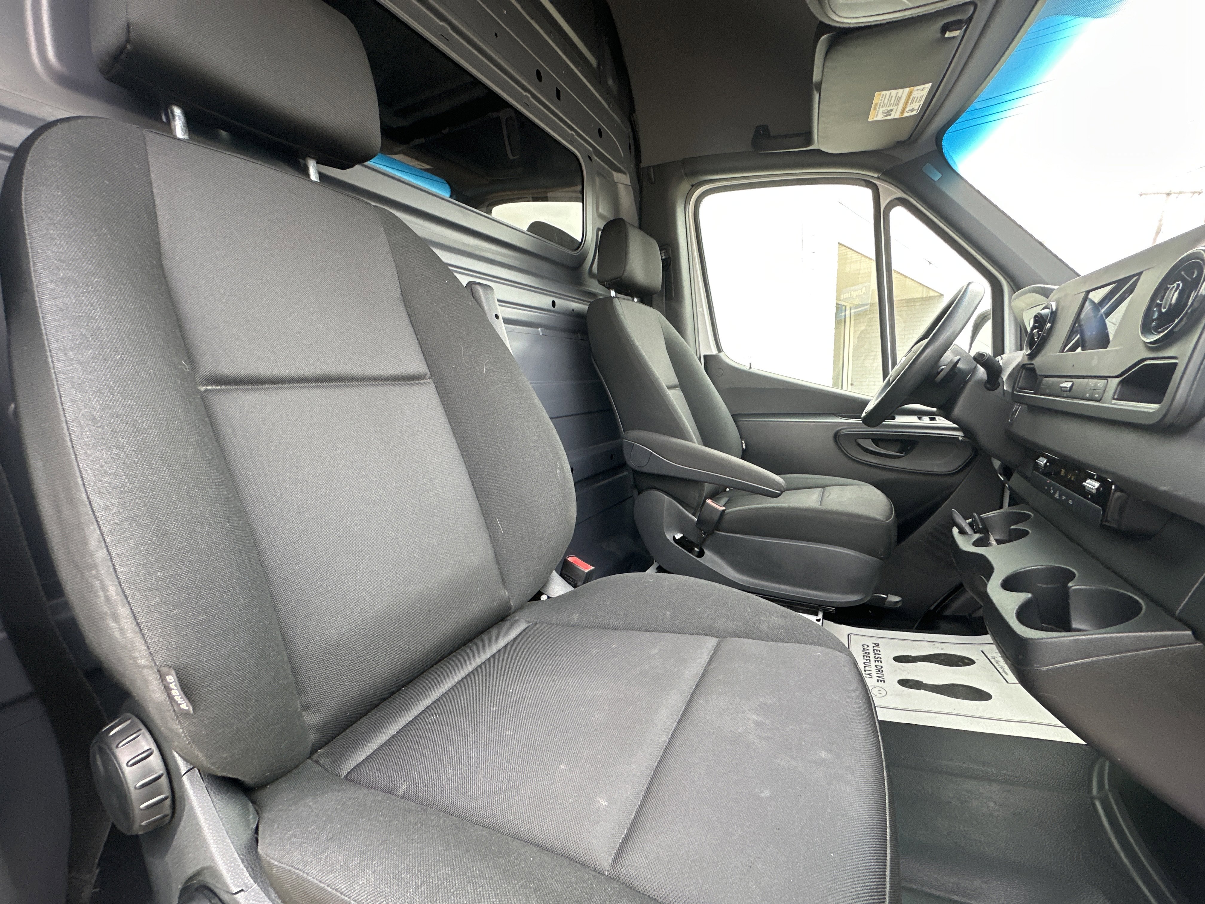 Used 2023 Mercedes-Benz Sprinter 2500 image 21