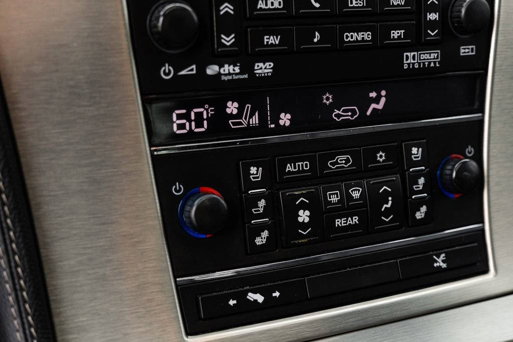 Used 2013 Cadillac Escalade Platinum AWD/4WD image 28