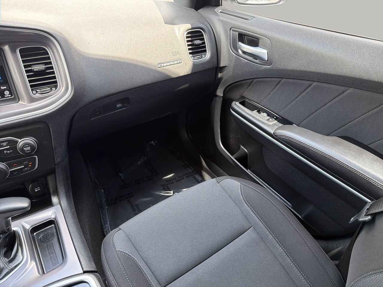 Used 2021 Dodge Charger SXT RWD image 15