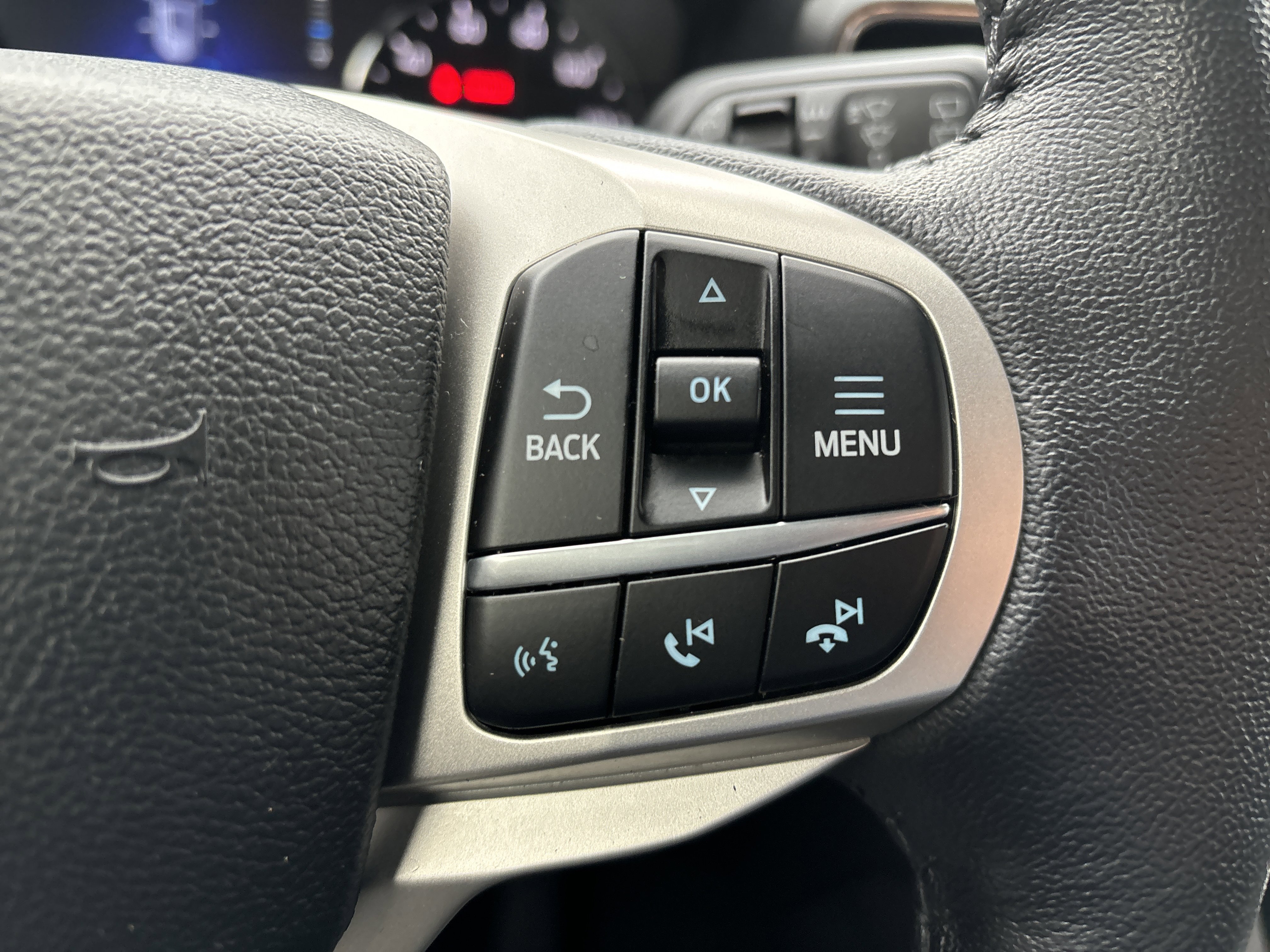 Used 2022 Ford Explorer XLT w/ Equipment Group 202A image 21