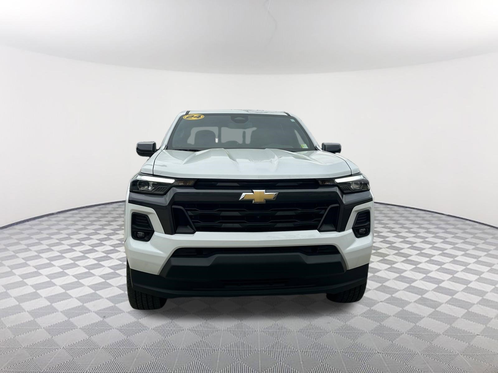 Used 2024 Chevrolet Colorado LT w/ LT Convenience Package III image 2