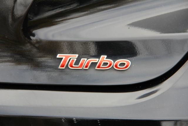 Used 2017 Hyundai Veloster Turbo image 9