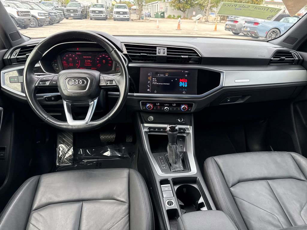 Used 2020 Audi Q3 2.0T Premium image 5