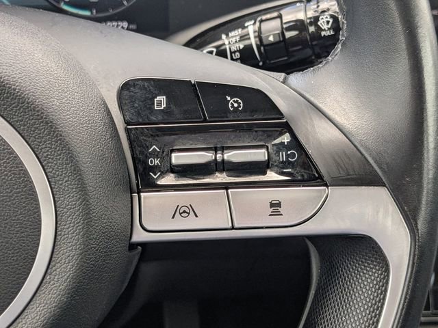 Used 2021 Hyundai Elantra Limited image 25