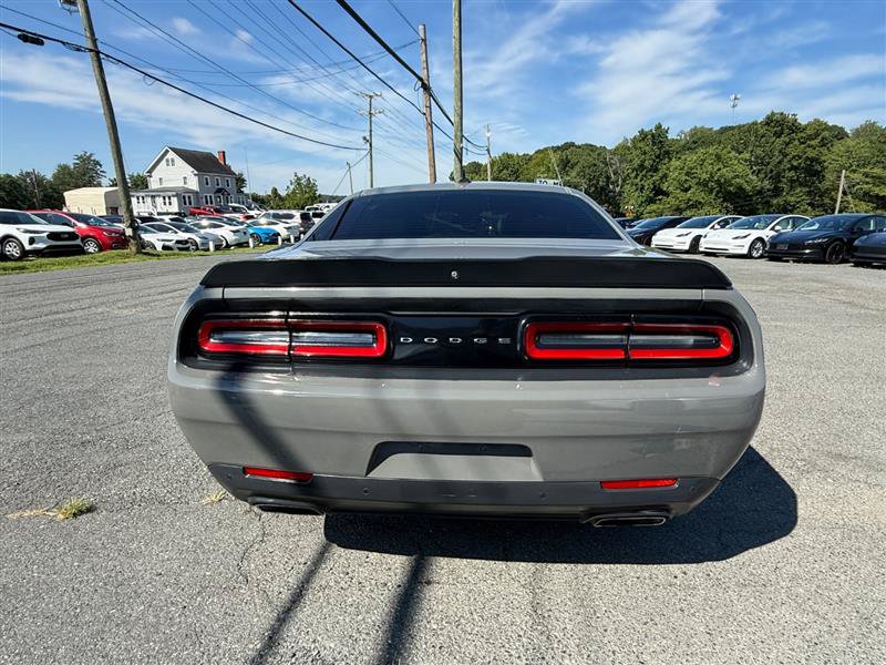 Used 2017 Dodge Challenger R/T RWD image 2