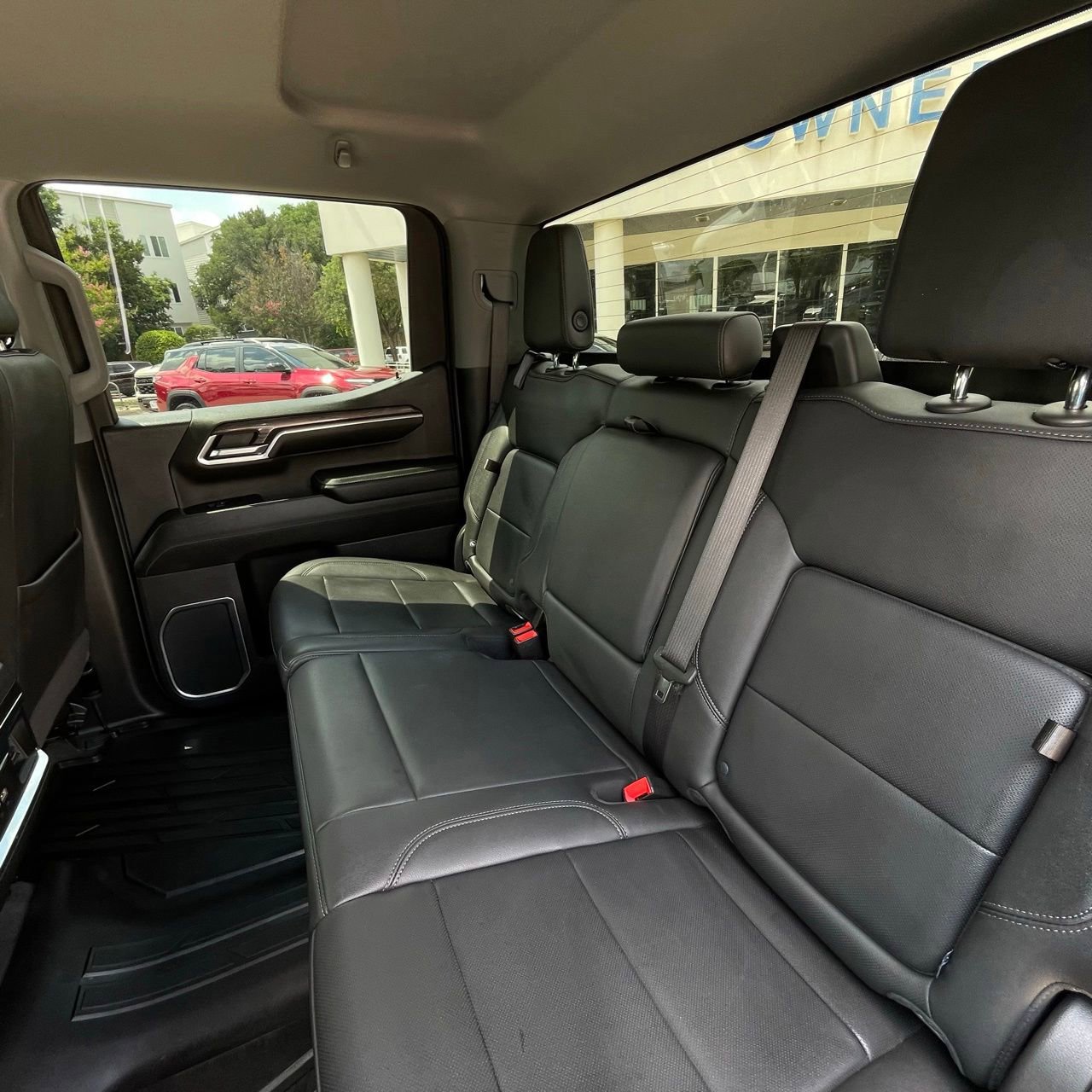 Used 2024 Chevrolet Silverado 1500 LTZ AWD/4WD image 24