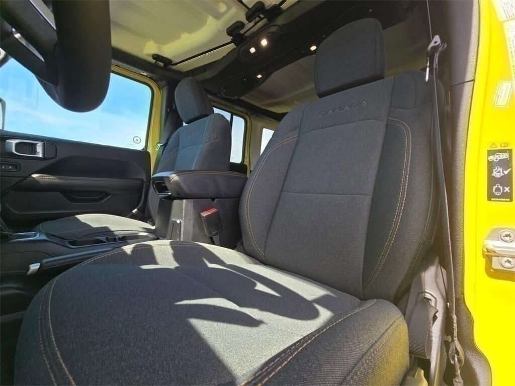 Used 2024 Jeep Wrangler Sahara image 17
