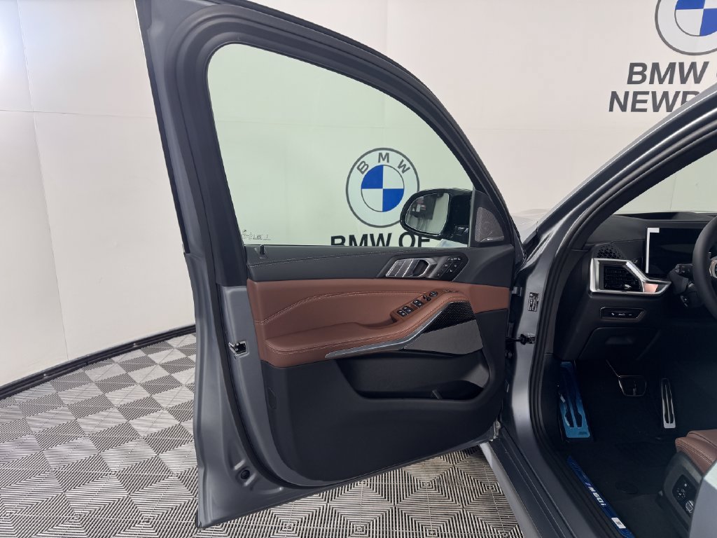 New 2027 BMW X7 M60i AWD/4WD image 17