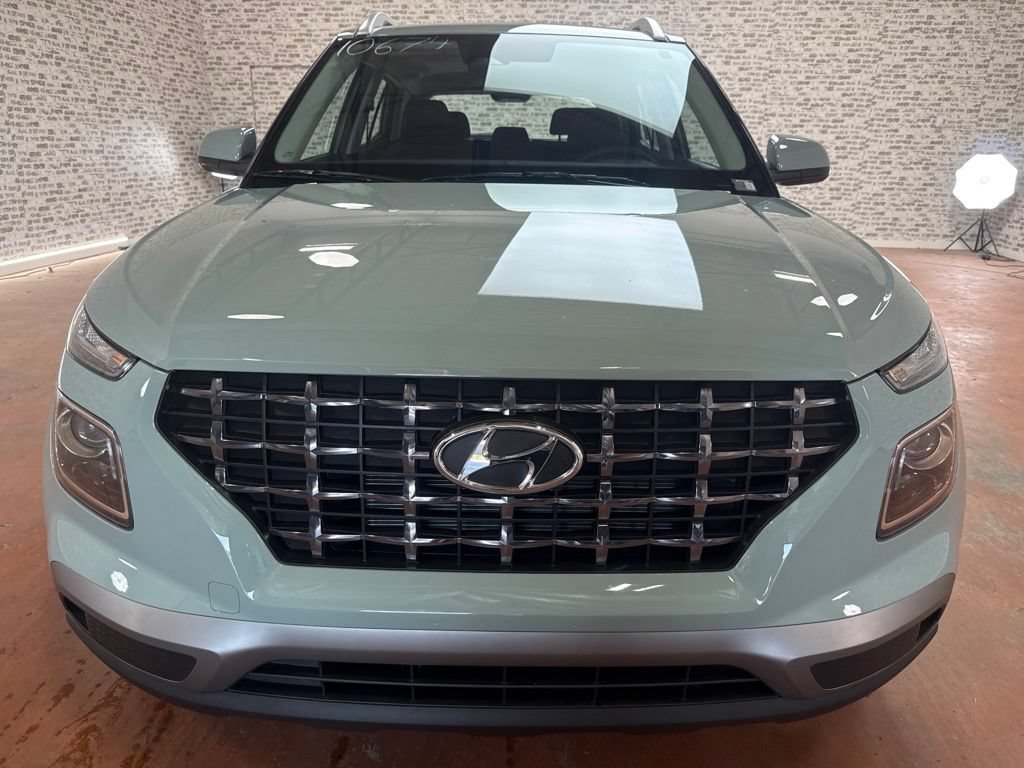 New 2026 Hyundai Venue SEL FWD image 2