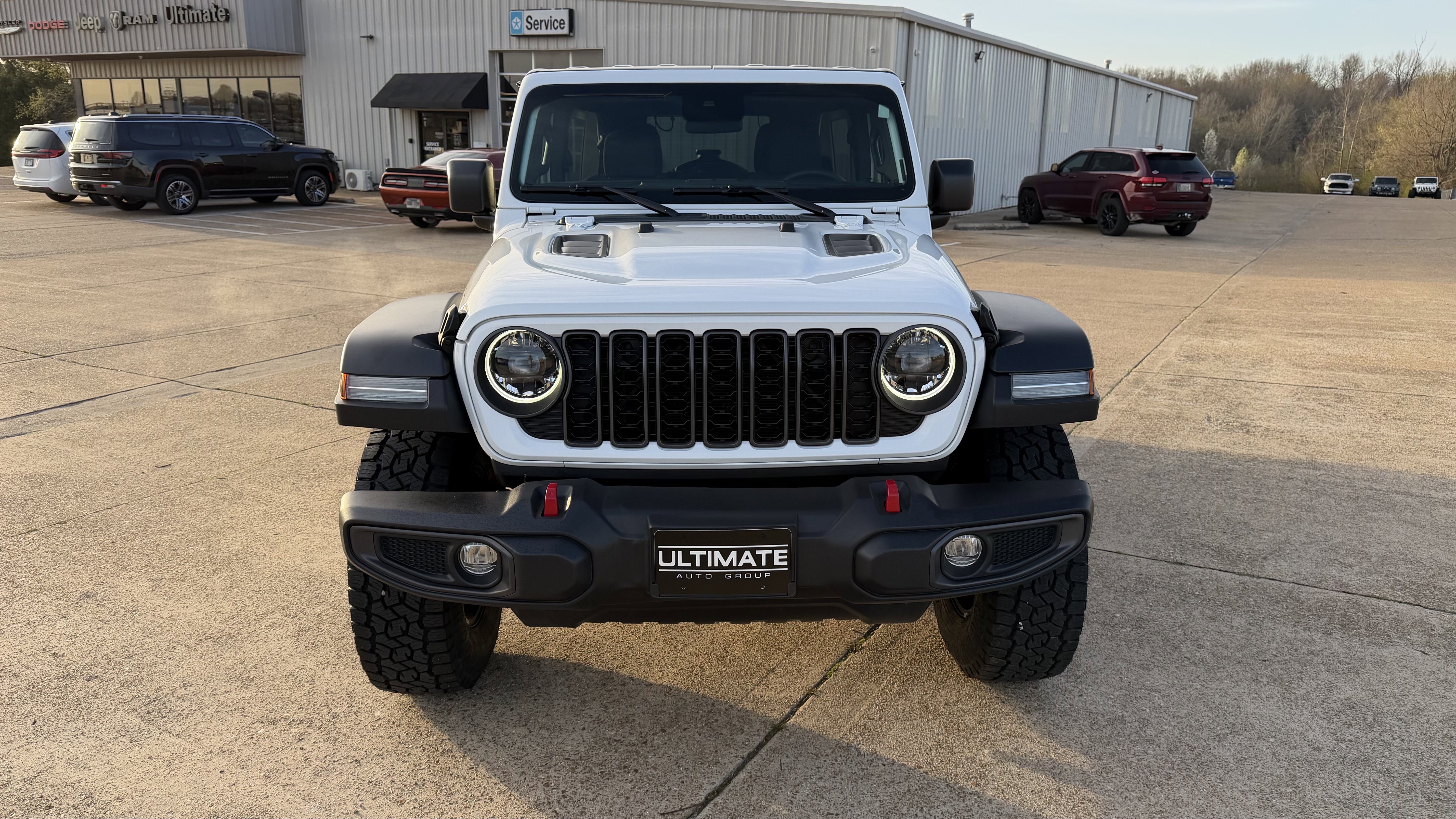 Used 2024 Jeep Wrangler Unlimited Rubicon AWD/4WD image 3