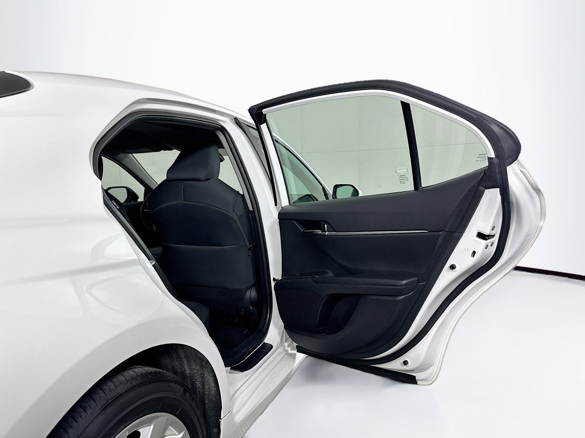 Used 2024 Toyota Camry LE image 27