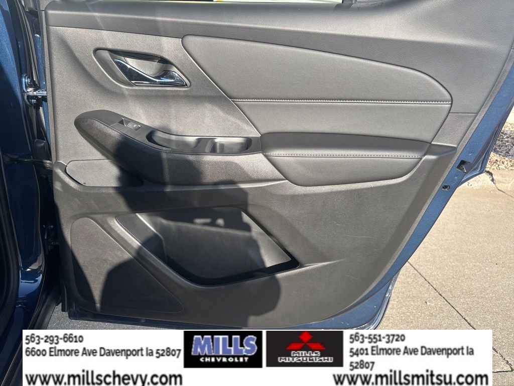 Used 2023 Chevrolet Traverse LT w/ LT Premium Package AWD/4WD image 17