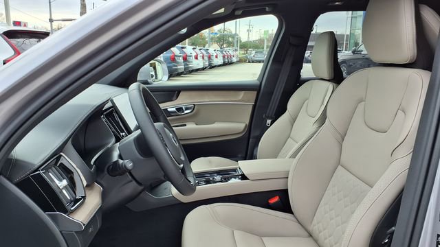 New 2026 Volvo XC90 B6 Plus w/ Protection Package Premier image 14