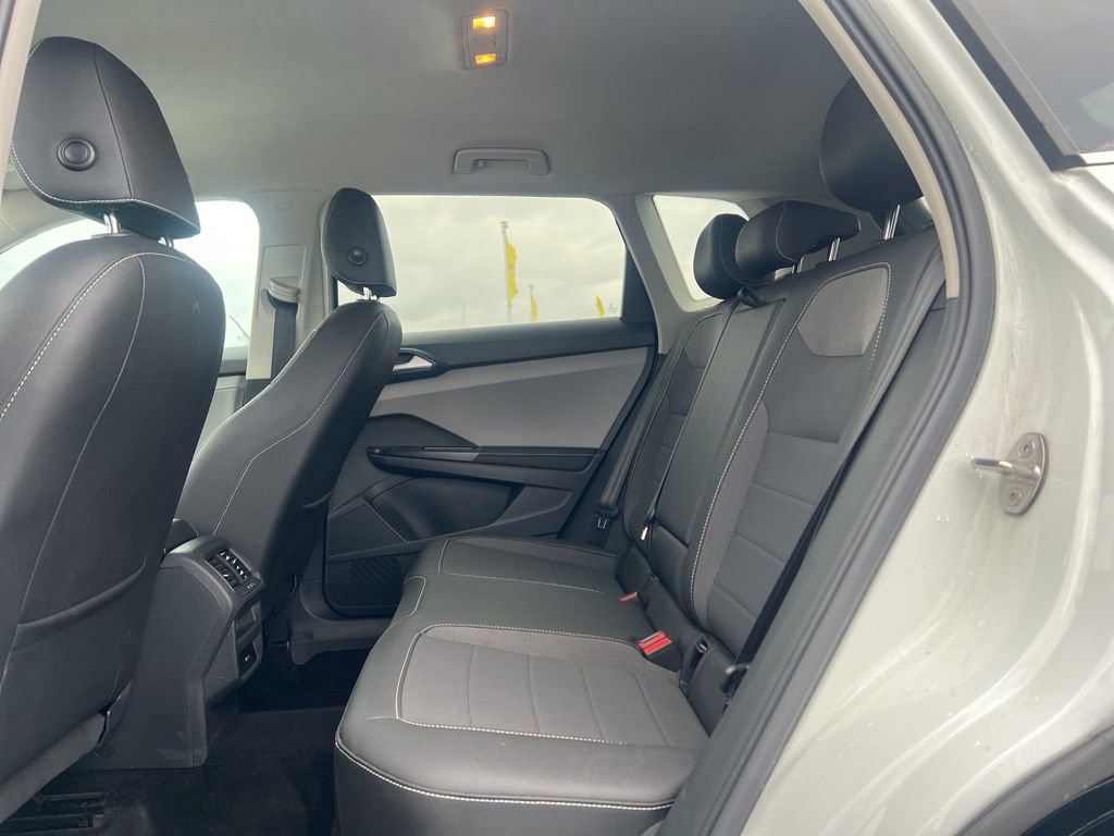 Used 2024 Volkswagen Taos SE image 25