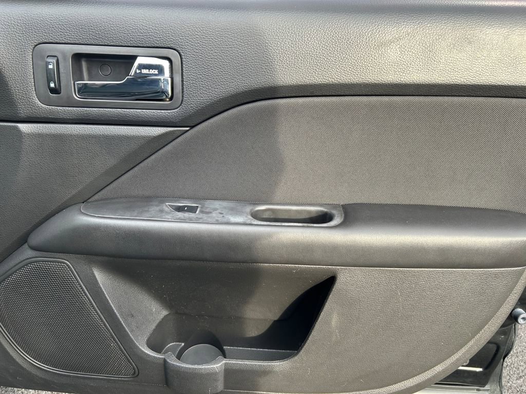 Used 2012 Ford Fusion SE image 24