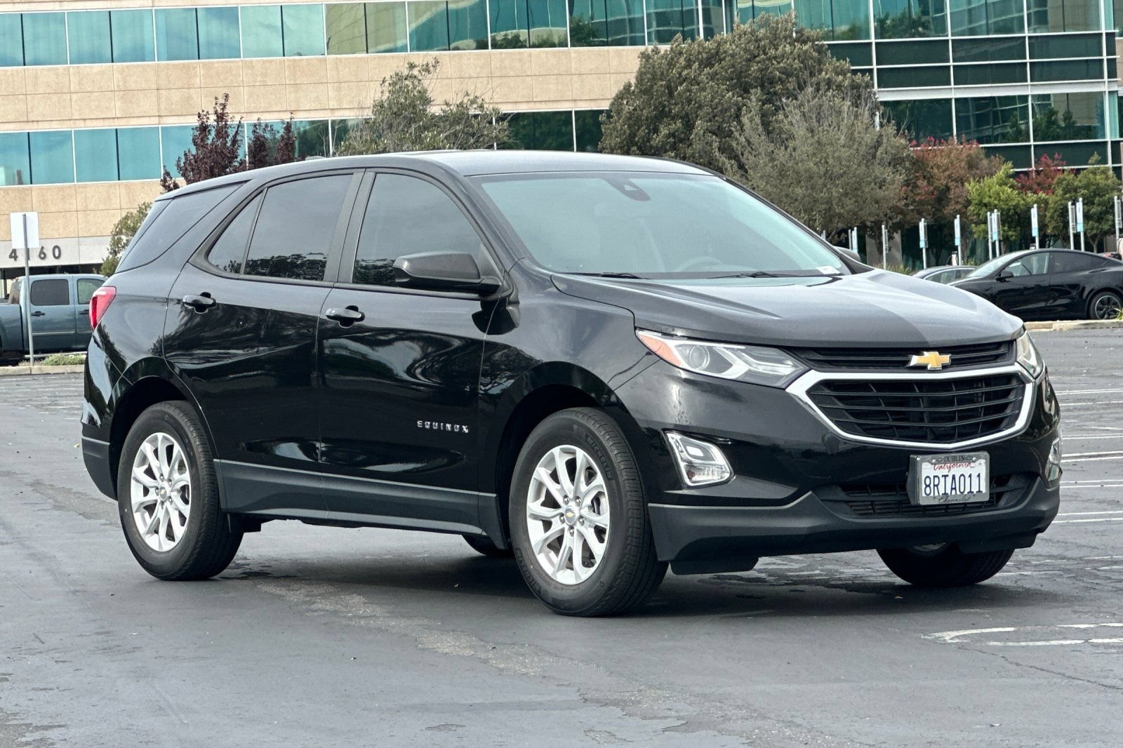 Used 2020 Chevrolet Equinox LS FWD image 2