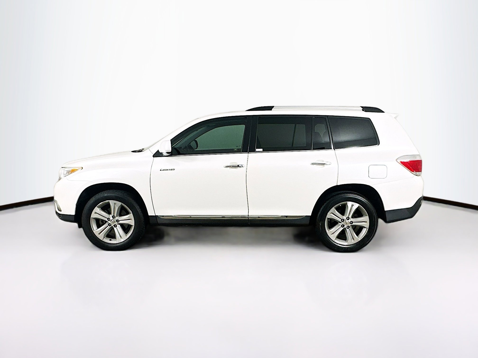 Used 2012 Toyota Highlander Limited w/ Tow Pkg image 4