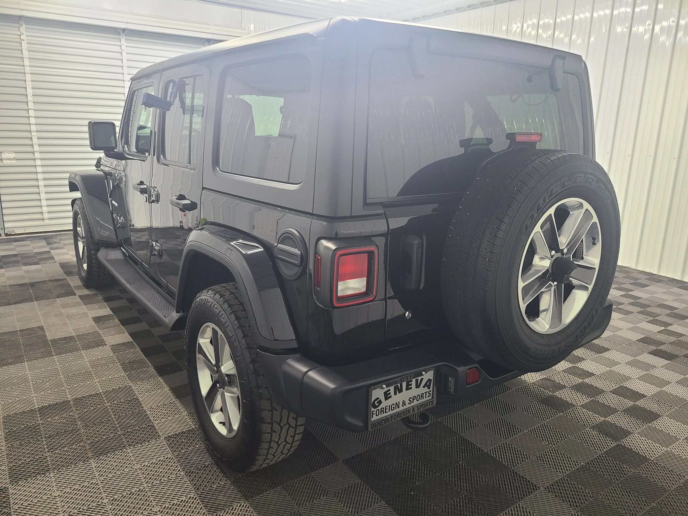 Used 2020 Jeep Wrangler Unlimited Sahara AWD/4WD image 10
