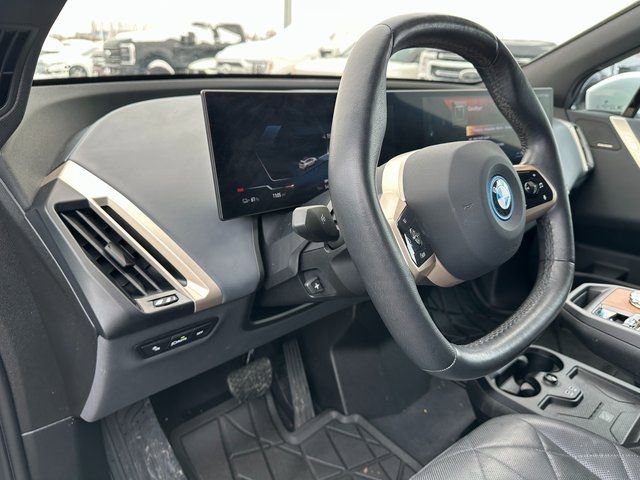 Used 2023 BMW iX xDrive50 w/ Premium Package image 22