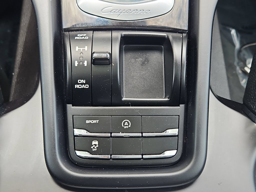 Used 2018 Porsche Cayenne AWD/4WD image 19
