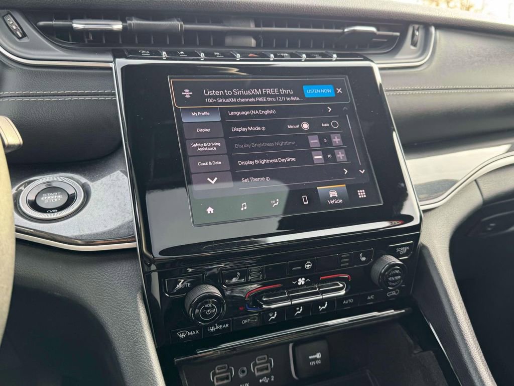 Used 2022 Jeep Grand Cherokee Altitude image 29