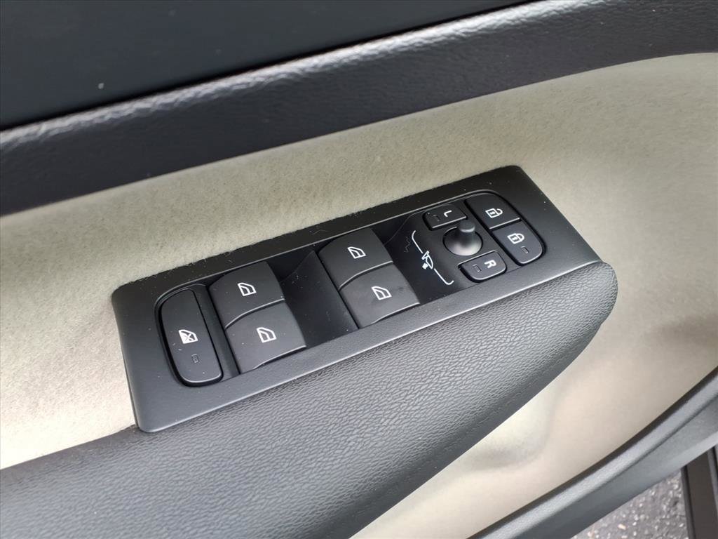 New 2026 Volvo XC40 B5 Plus w/ Protection Package Premier image 12