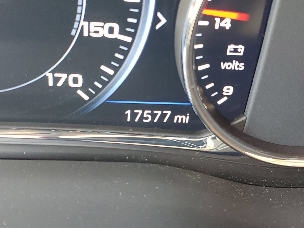 Used 2023 GMC Acadia Denali w/ Denali Ultimate Package FWD image 15