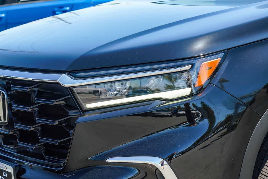 Used 2024 Honda Pilot Touring image 7