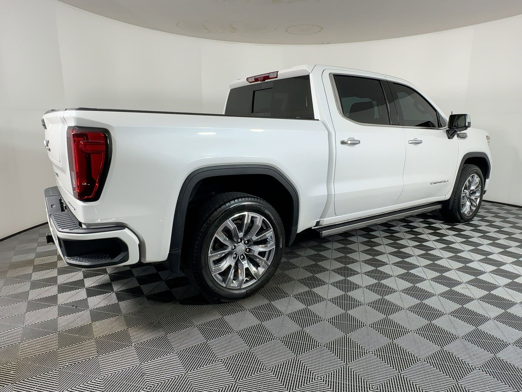 Used 2024 GMC Sierra 1500 Denali w/ Denali Reserve Package image 7