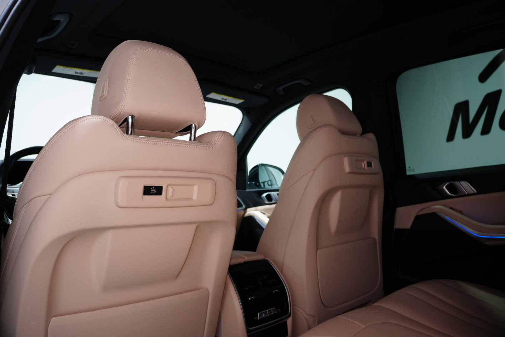 Used 2022 BMW X5 xDrive40i w/ Parking Assistance Package image 16