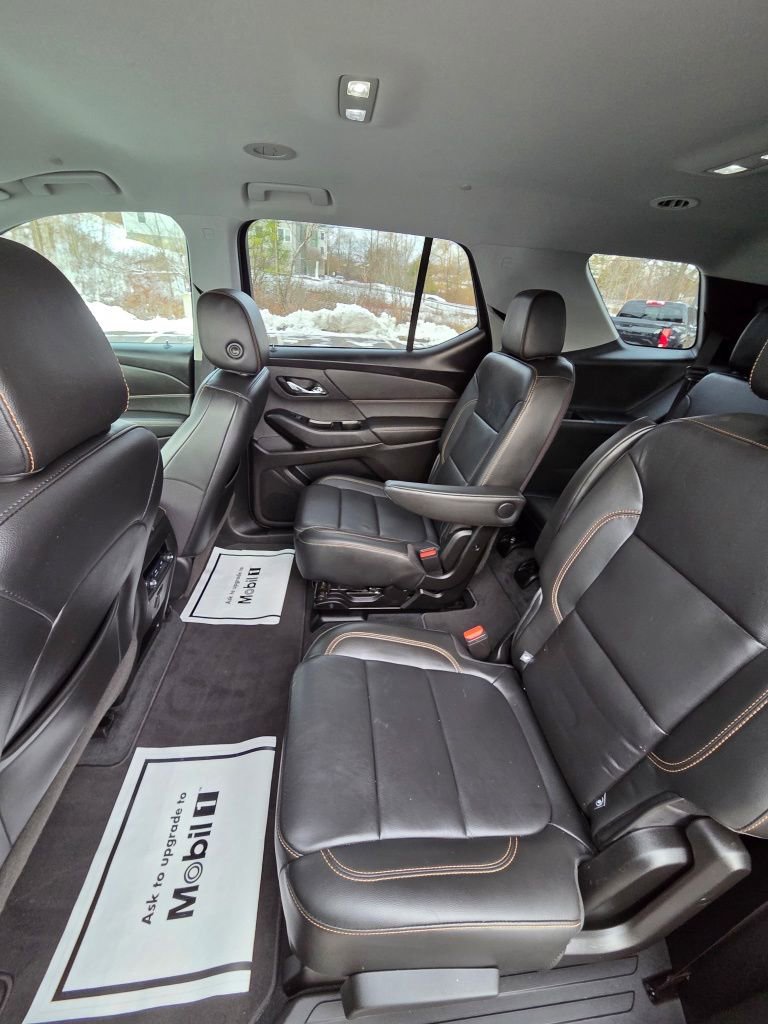 Used 2020 Chevrolet Traverse LT image 9