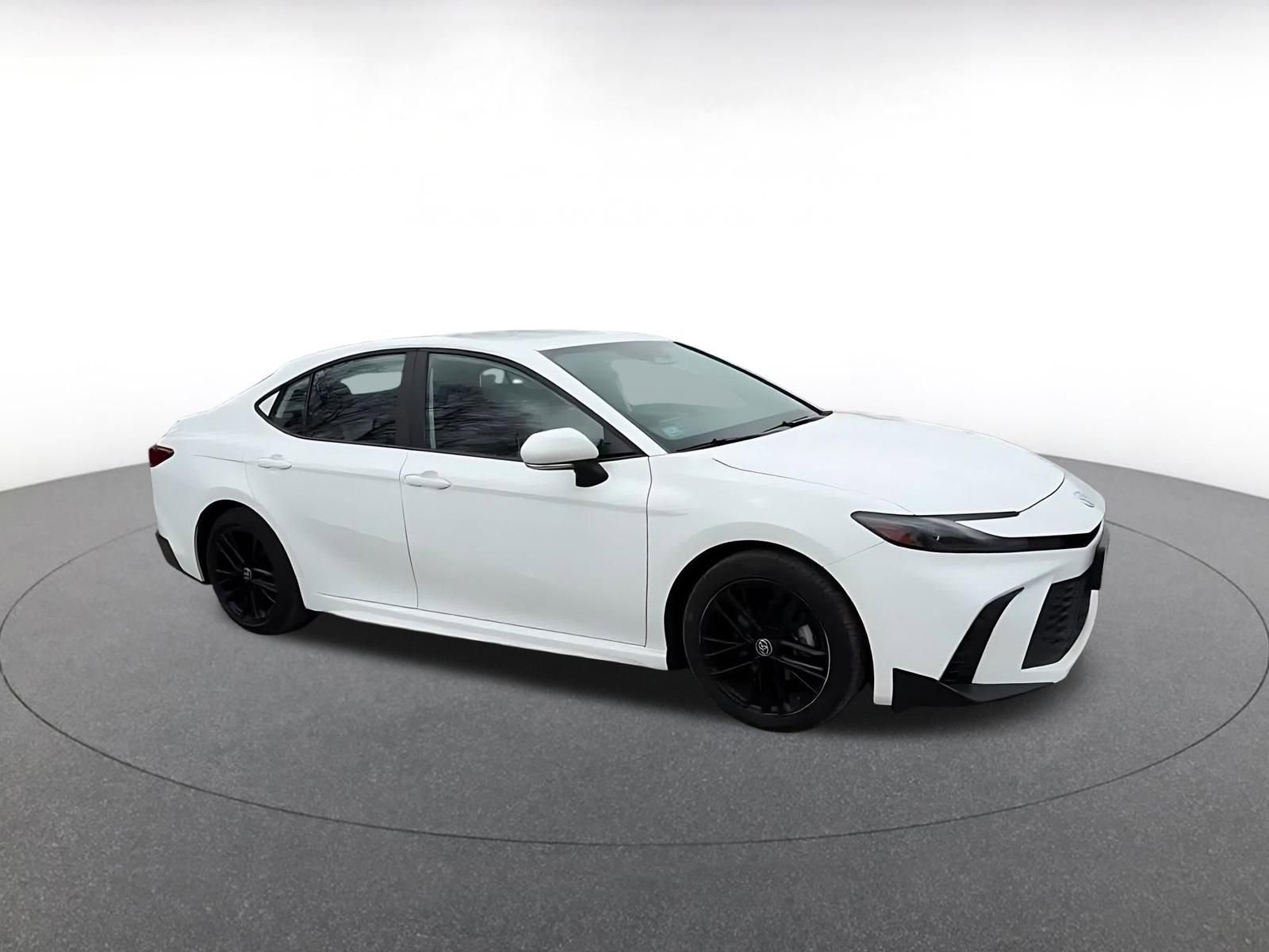 Used 2025 Toyota Camry SE FWD video 2