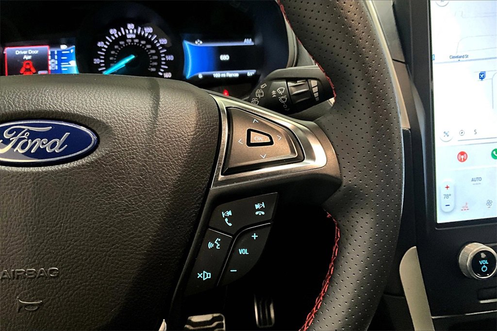 Used 2023 Ford Edge ST-Line image 12