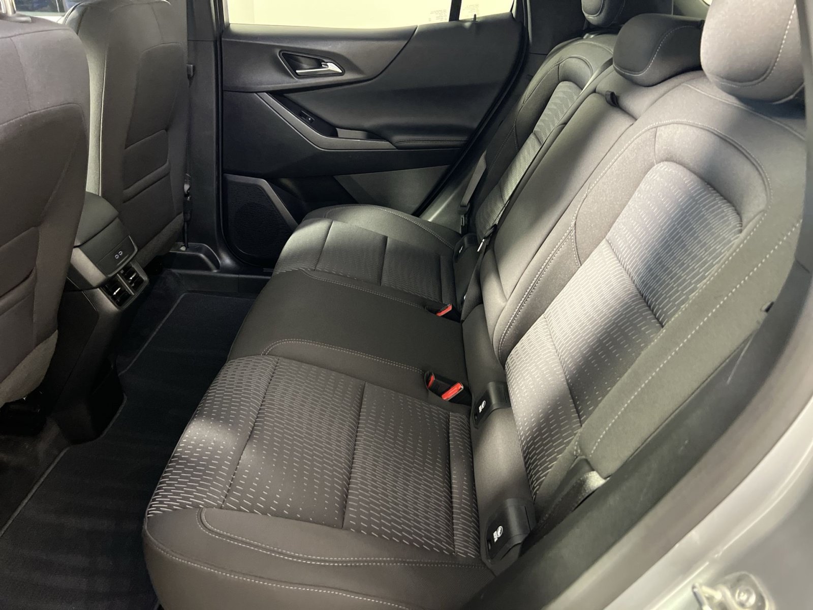 Used 2025 Chevrolet Equinox LT FWD image 25
