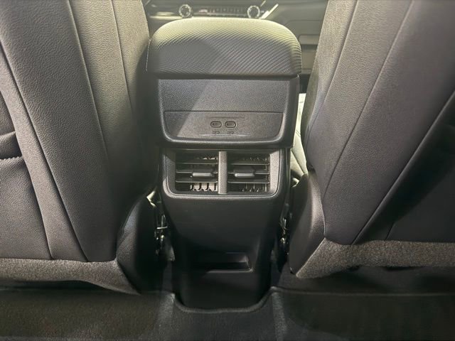 Used 2025 Chevrolet Equinox LT w/ Convenience Package II image 23