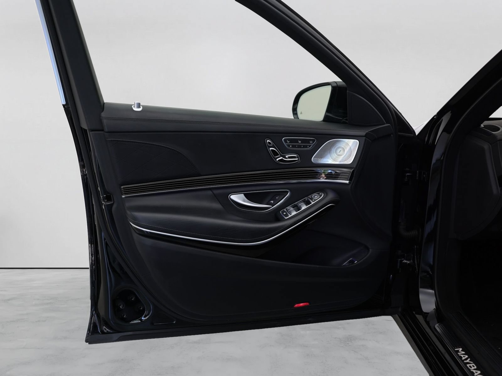 Used 2017 Mercedes-Benz Maybach S 600 image 30