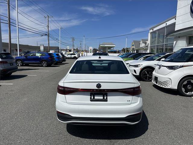 New 2025 Volkswagen Jetta SE FWD image 5
