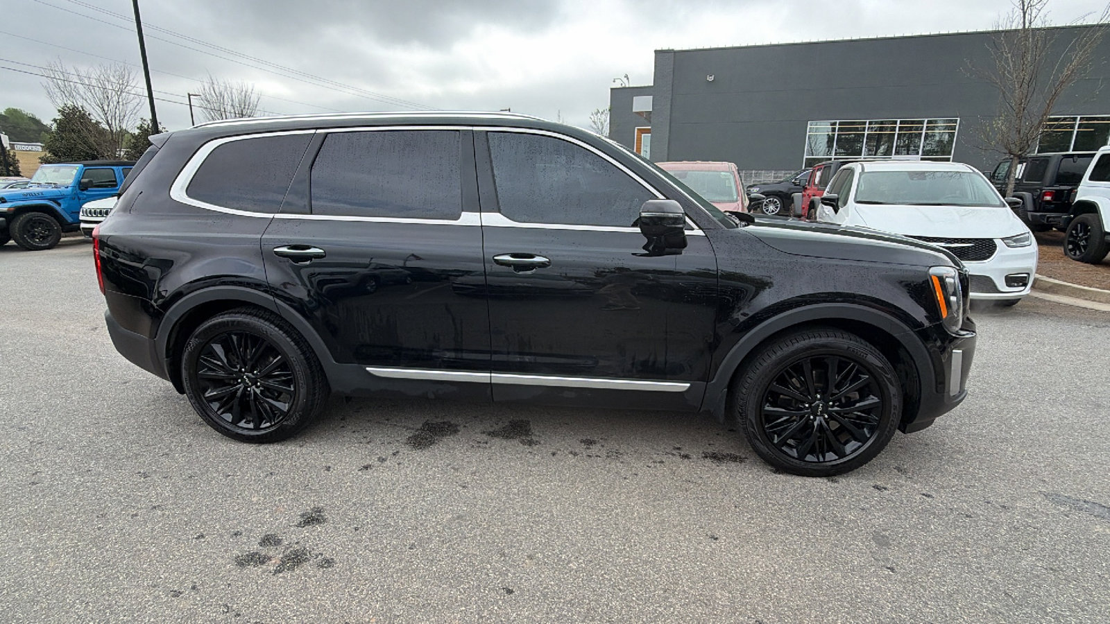 Used 2022 Kia Telluride SX w/ Towing Package FWD image 7