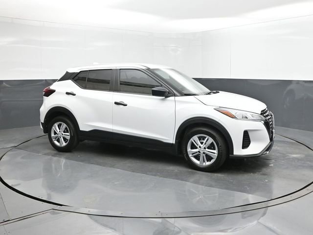 New 2025 Nissan Kicks Play S w/ Interior Electronics Package image 17