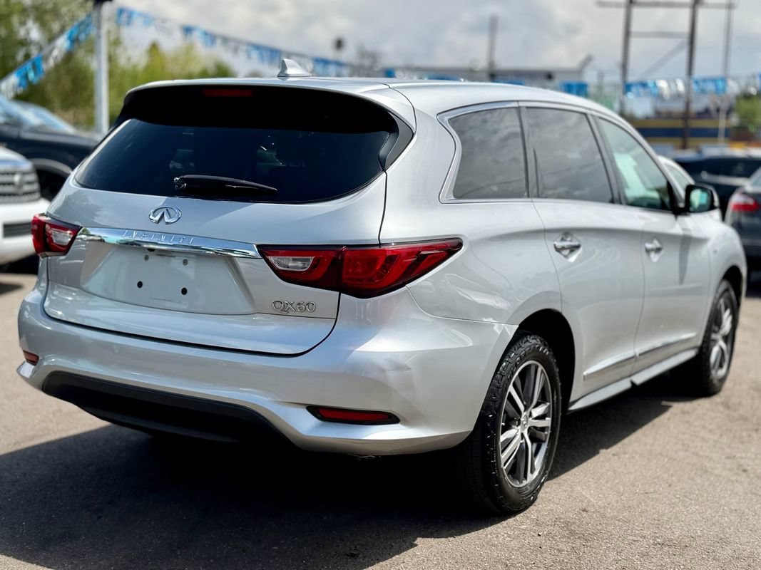 Used 2017 INFINITI QX60 Luxe AWD/4WD image 2