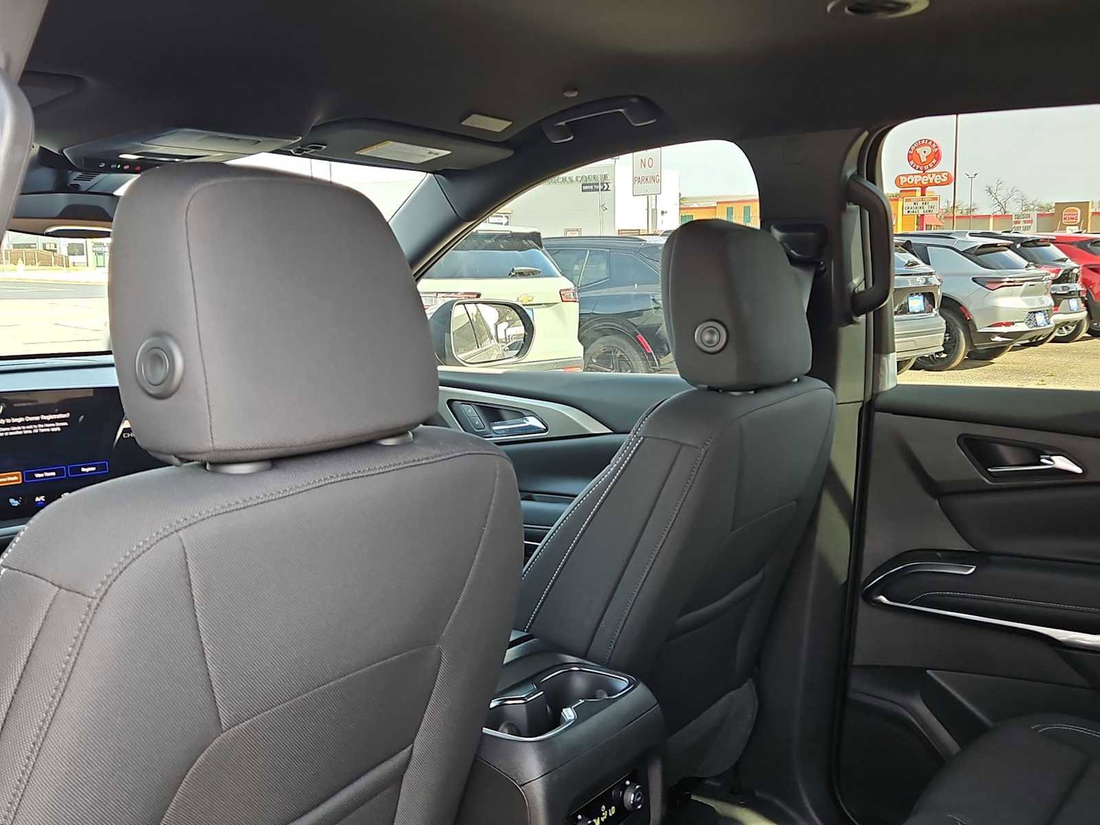 New 2026 Chevrolet Traverse LT image 16