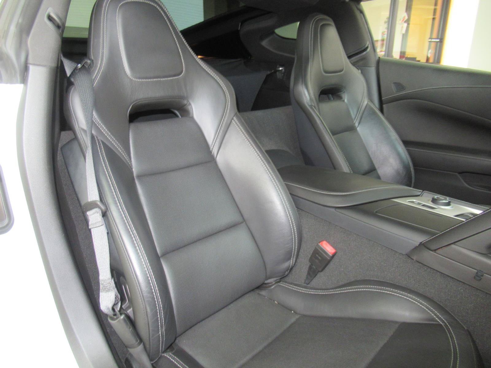 Used 2019 Chevrolet Corvette Z06 RWD image 9